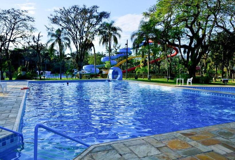 بنسيون Pousada Quatro Estações