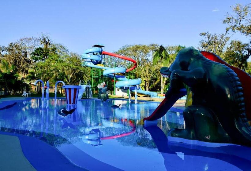 بنسيون Pousada Quatro Estações