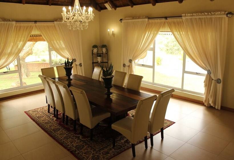 פנסיון La Barune Game Lodge