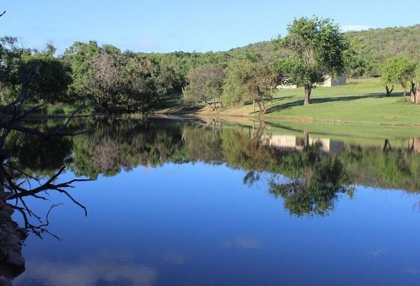 פנסיון La Barune Game Lodge