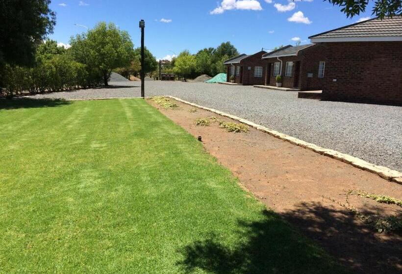 Пансион Sunset Chalets & Sca