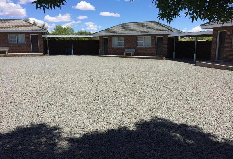 Пансион Sunset Chalets & Sca