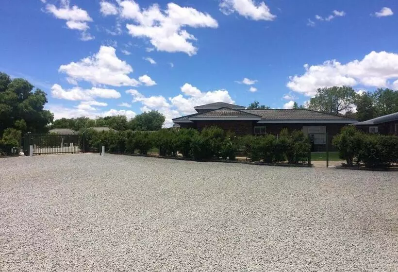 ペンション Sunset Chalets & Sca