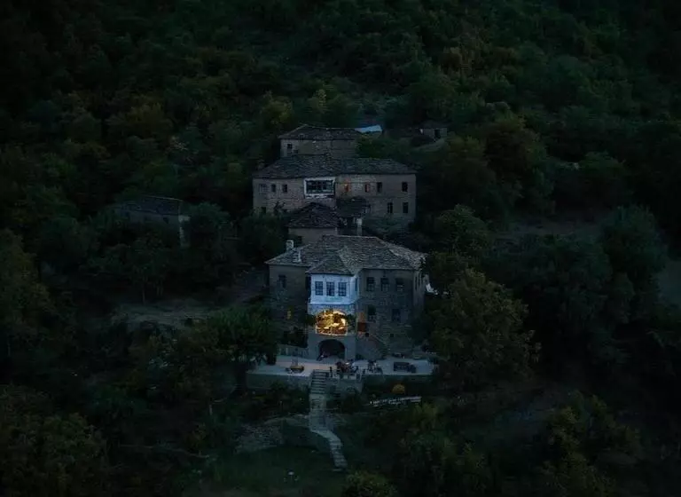 Majatalo Traditional Guesthouse Permet