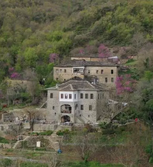 Majatalo Traditional Guesthouse Permet