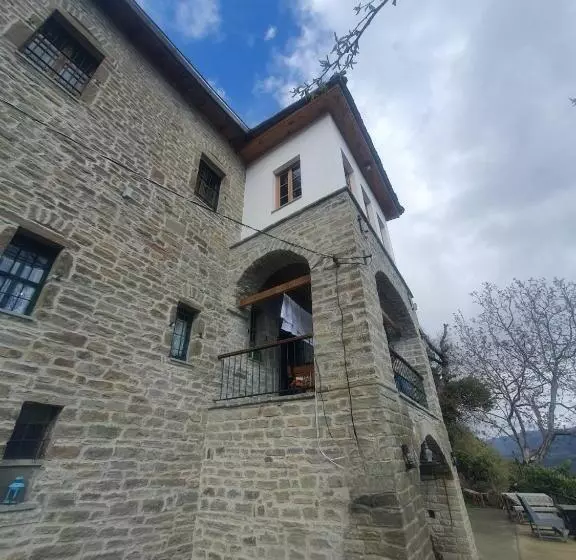 Majatalo Traditional Guesthouse Permet