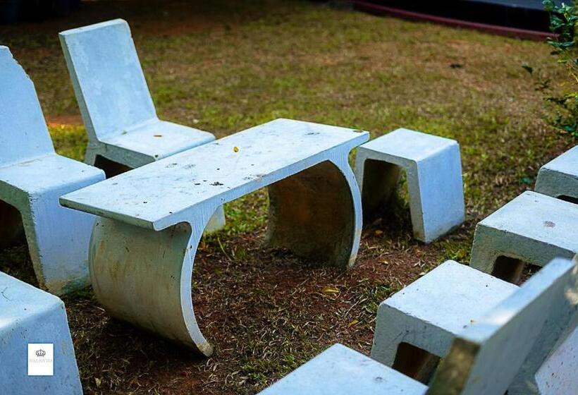 بنسيون Walawwa Matale