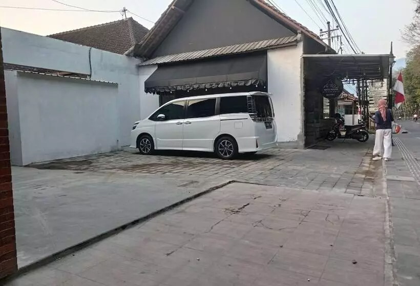پانسیون Watu Agung Guest House