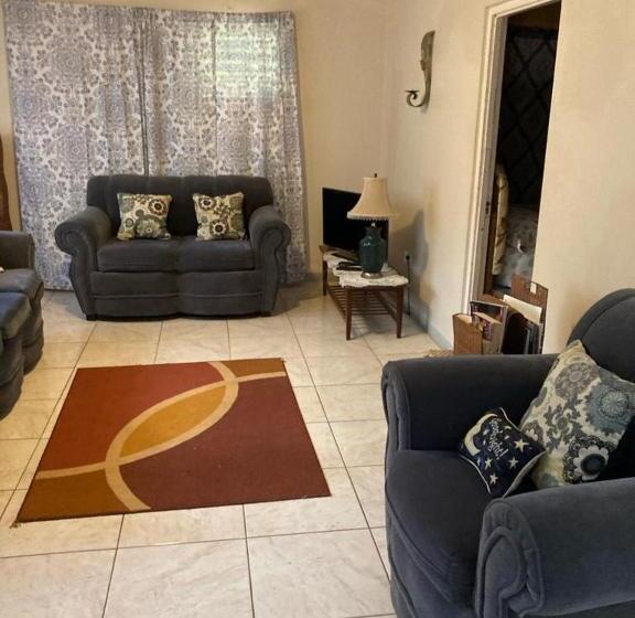 پانسیون Fairmont