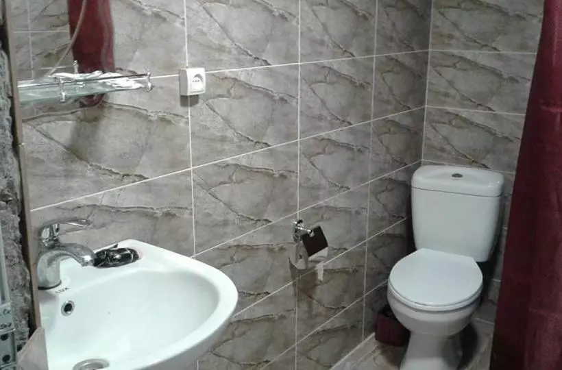 تختخواب و صبحانه Guest Houze Nona