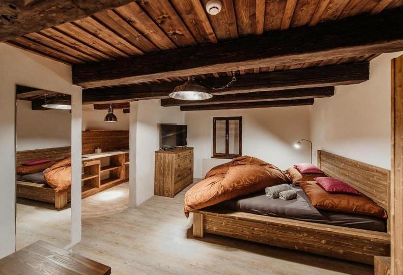 Pension Penzion Víno Hruška Pardubice