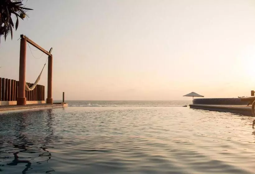 Hotelli Villas Punta Blanca