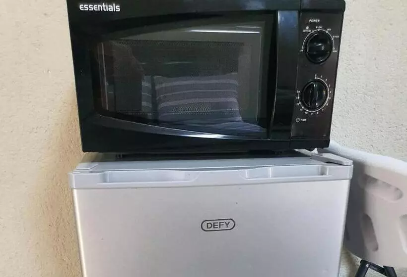 Hotelli @ The Village Lodge