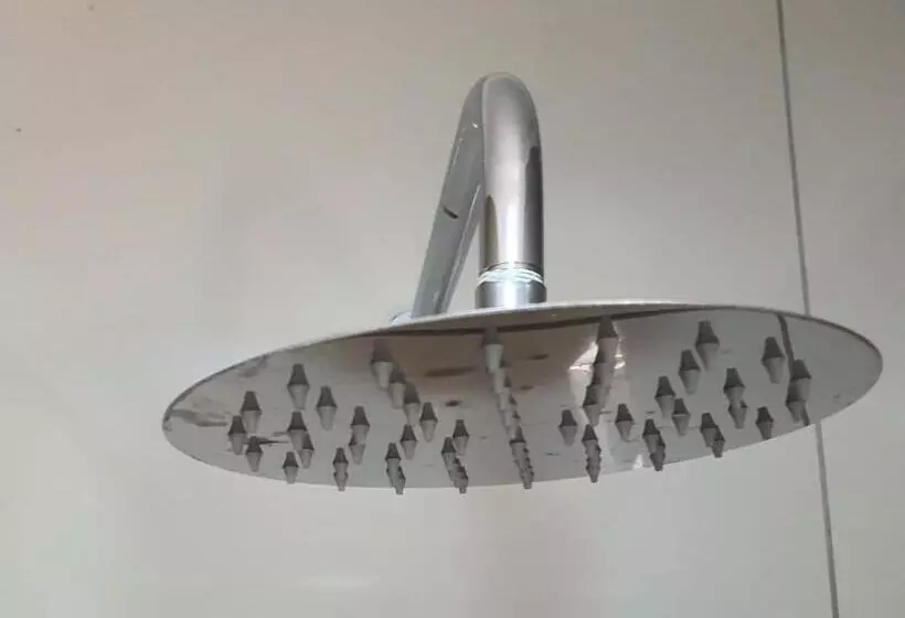 Hotelli @ The Village Lodge