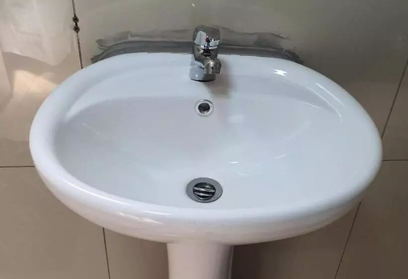 Hotelli @ The Village Lodge