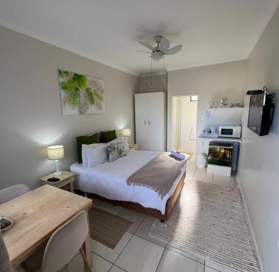 פנסיון 10 On Beresford