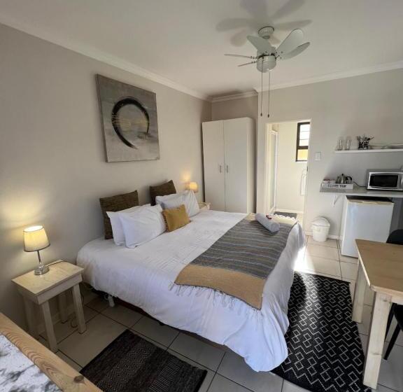 פנסיון 10 On Beresford