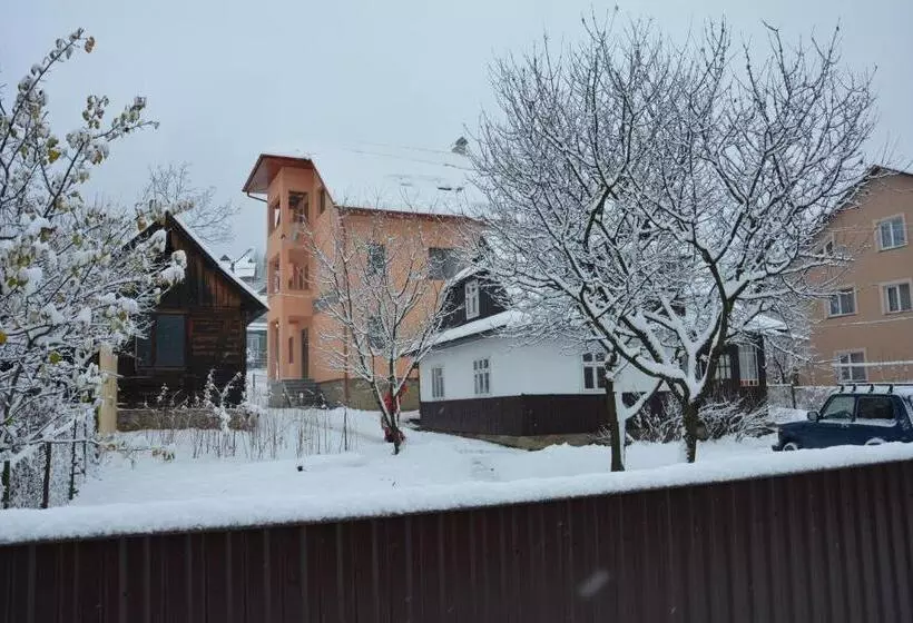 پانسیون Bukovets