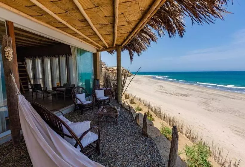 Majatalo Pirámide Títi