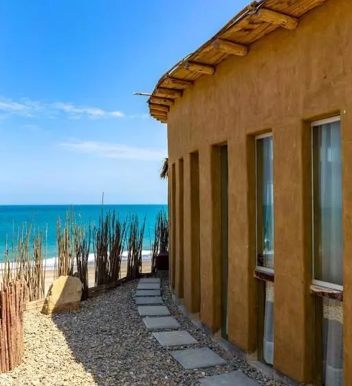 Majatalo Pirámide Títi