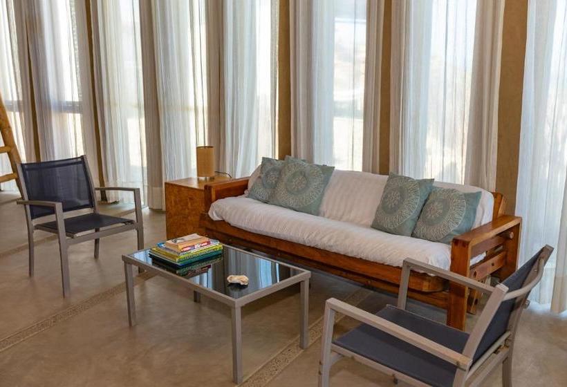 ペンション Pirámide Títi