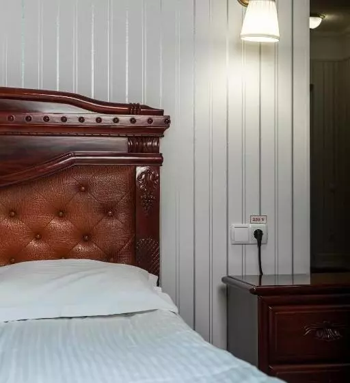 هاستل Aristocrat