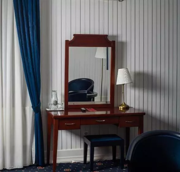 هاستل Aristocrat