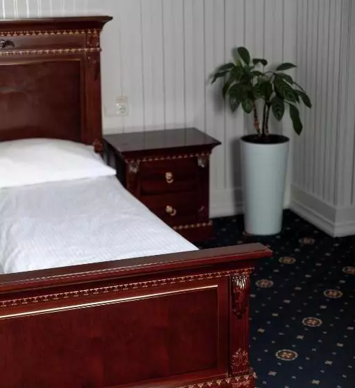 هاستل Aristocrat