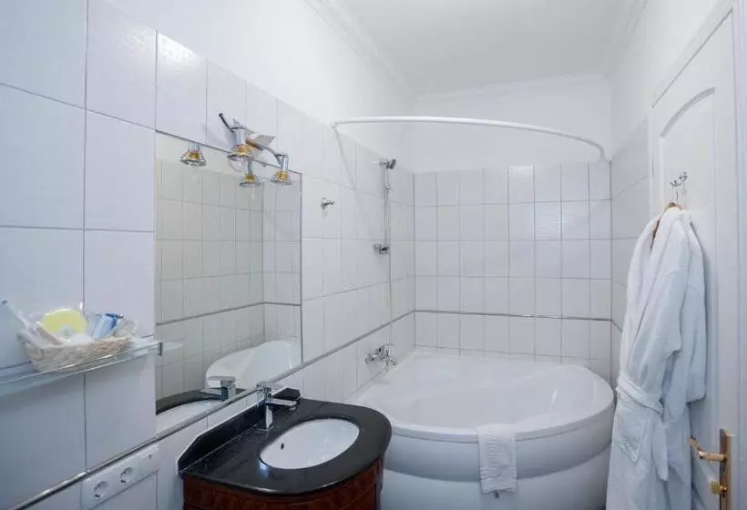 هاستل Aristocrat