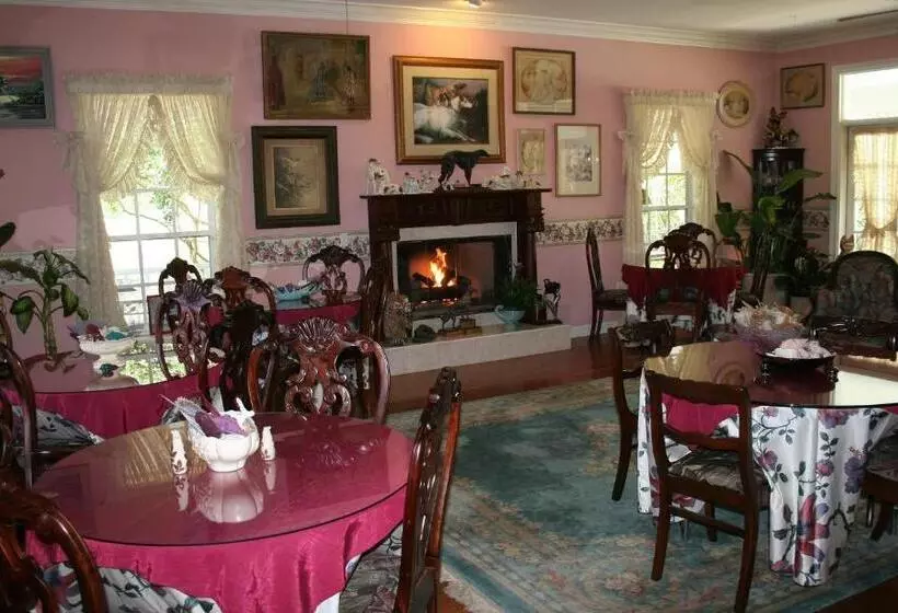 Heron Cay Lakeview Bed & Breakfast