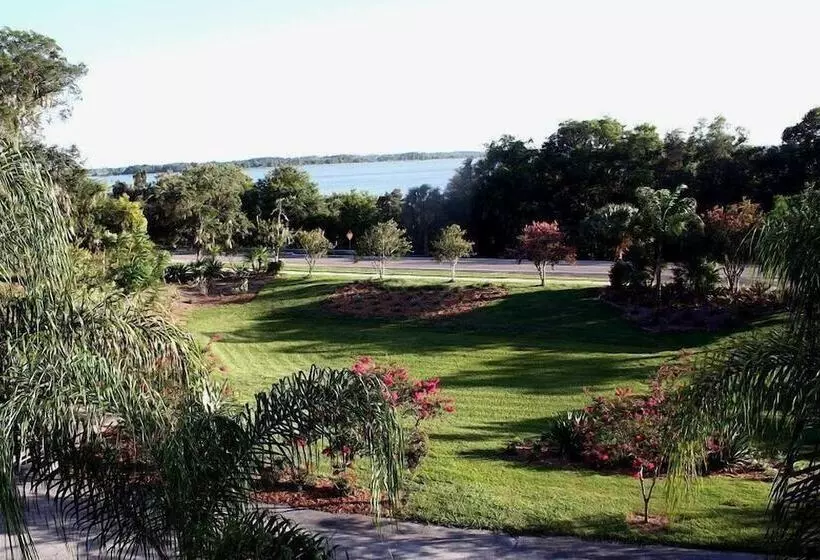 Heron Cay Lakeview Bed & Breakfast