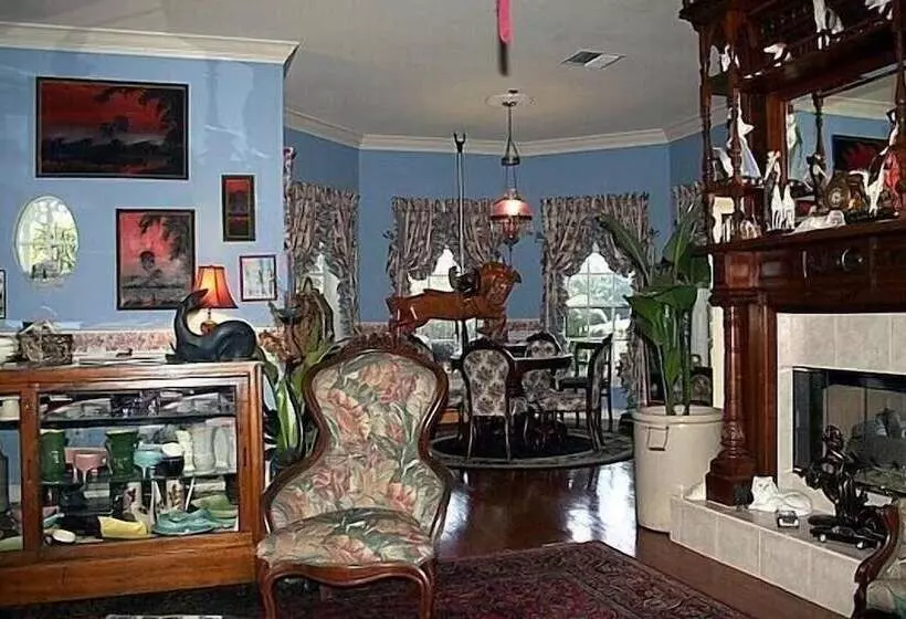 Heron Cay Lakeview Bed & Breakfast