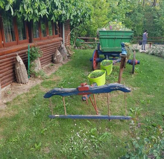 پانسیون Guest House Lisinski Raj