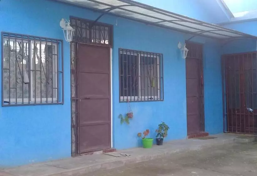 ペンション Hostal Casa Azul