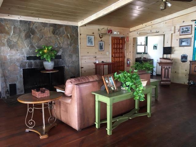 Crater Lake Gateway Rocky Point Resort