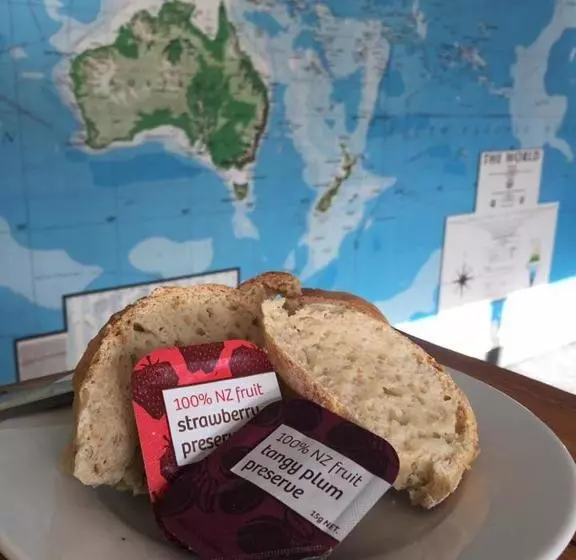 Majatalo Kiwi Basecamp Backpackers
