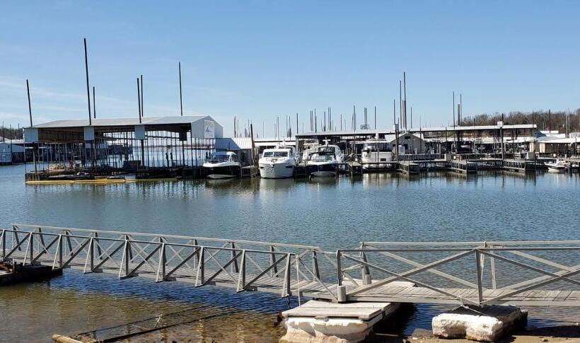 فندق صغير Highport Inn