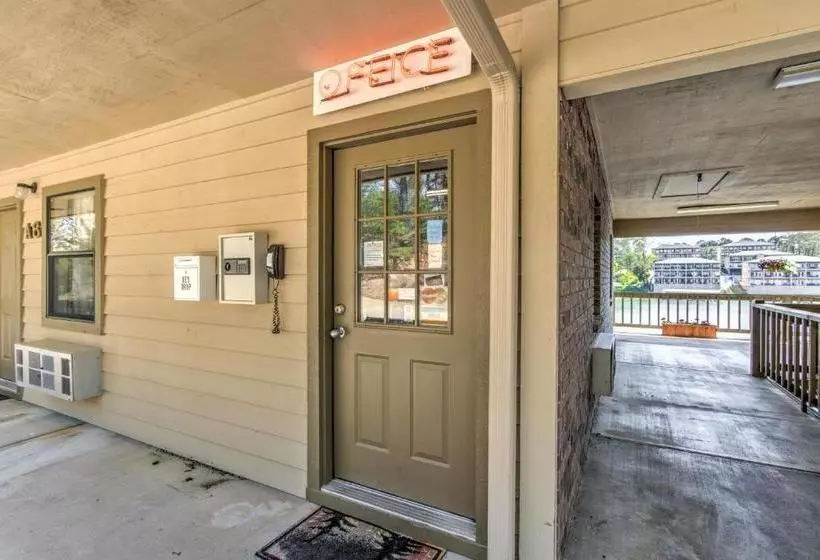 Retkeilymaja Long Island Lake Resort