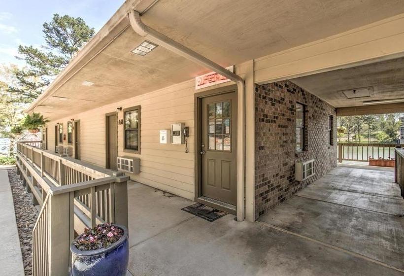 فندق صغير Long Island Lake Resort