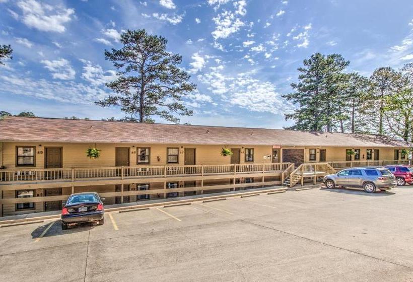 فندق صغير Long Island Lake Resort