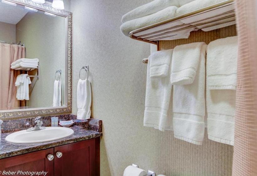 فندق صغير Long Island Lake Resort