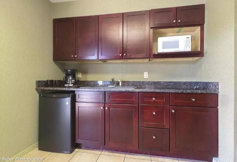 Retkeilymaja Long Island Lake Resort