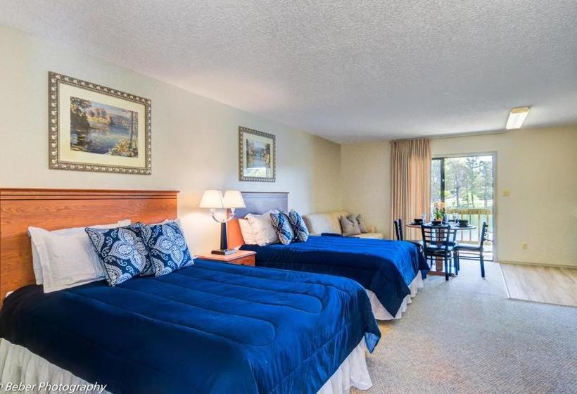 فندق صغير Long Island Lake Resort