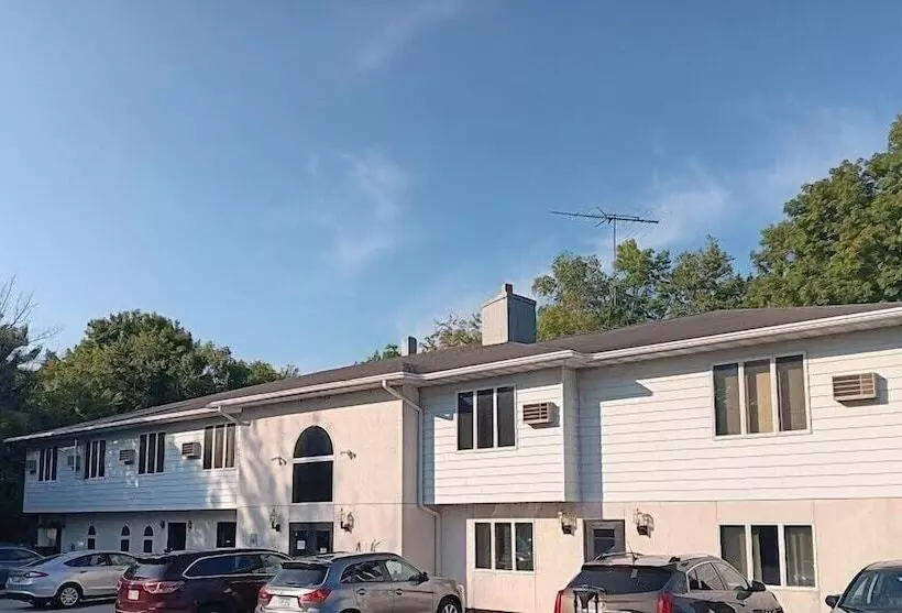 Retkeilymaja White Birch Inn