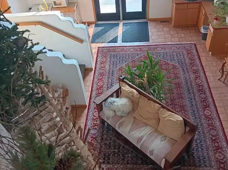 Retkeilymaja White Birch Inn