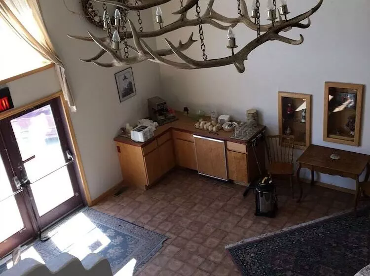 Retkeilymaja White Birch Inn