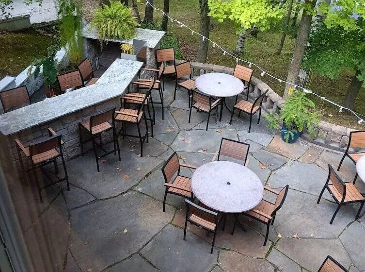 Retkeilymaja White Birch Inn