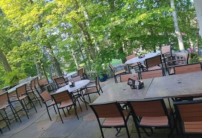 Retkeilymaja White Birch Inn