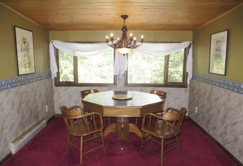 ホテル The Historic Rapids Lodge