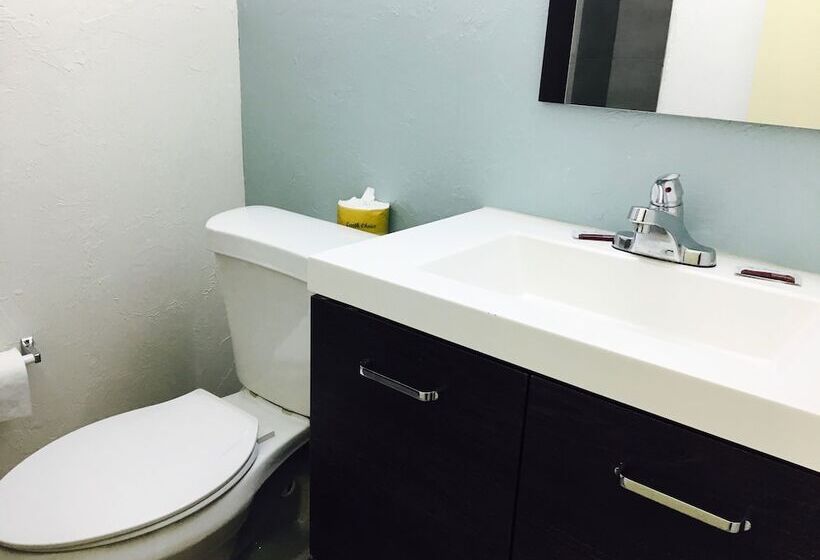 汽车旅馆  Relax Inn Lawton